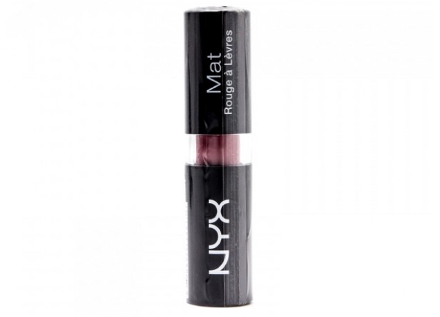 Warna lipstik burnt berry (NYX Matte Lipstick - Whipped Caviar)