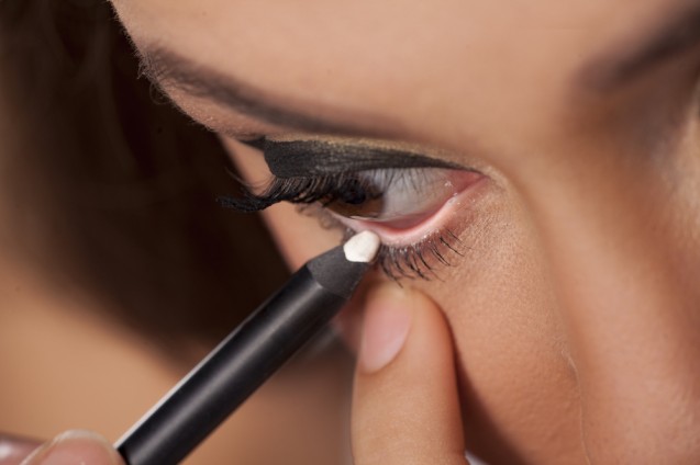 Eyeliner putih