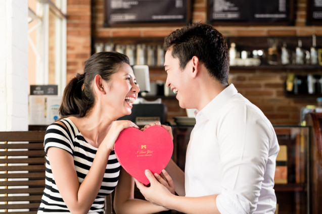 Menyatakan cinta